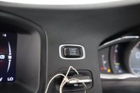 USED 2017 67 VOLVO V60 2.0 D3 R-Design Lux Nav Estate 5dr Diesel Auto Euro 6 (s/s) (150 ps) FANTASTIC SPEC WITH LOADS OF FACTORY EXTRAS INCLUDING DRIVER SUPPORT PACK & LANE KEEPING AID