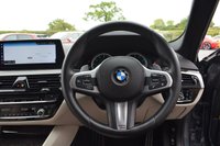 USED 2018 18 BMW 5 SERIES 3.0 540i M Sport Saloon 4dr Petrol Auto xDrive Euro 6 (s/s) (340 ps) ICON LED / HUD / TECH PK / H&K
