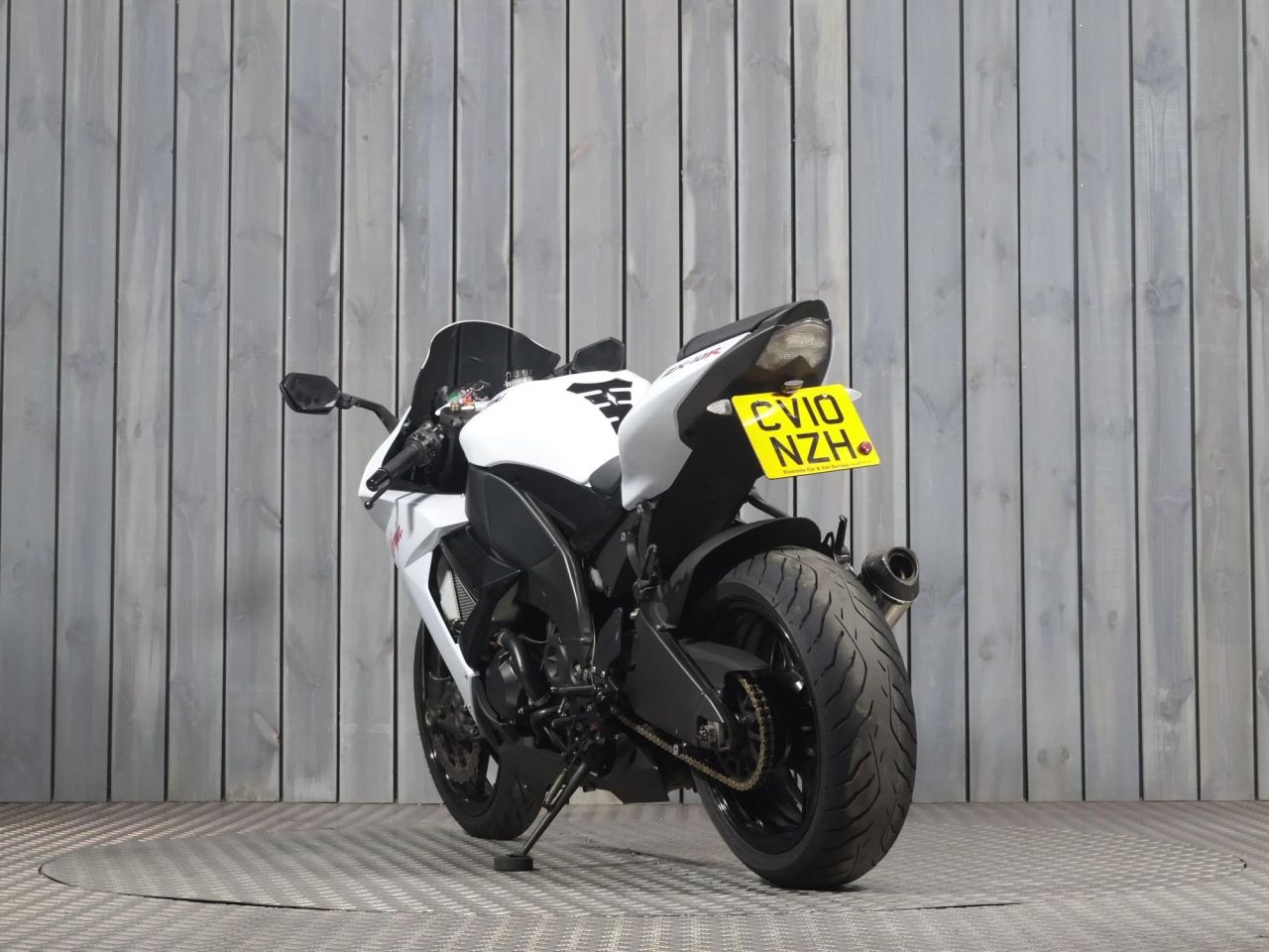 2010 KAWASAKI NINJA ZX-10R WHITE with 19913 miles - Used