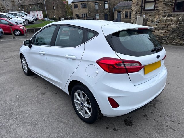 2017 FORD, FIESTA - Photo 6