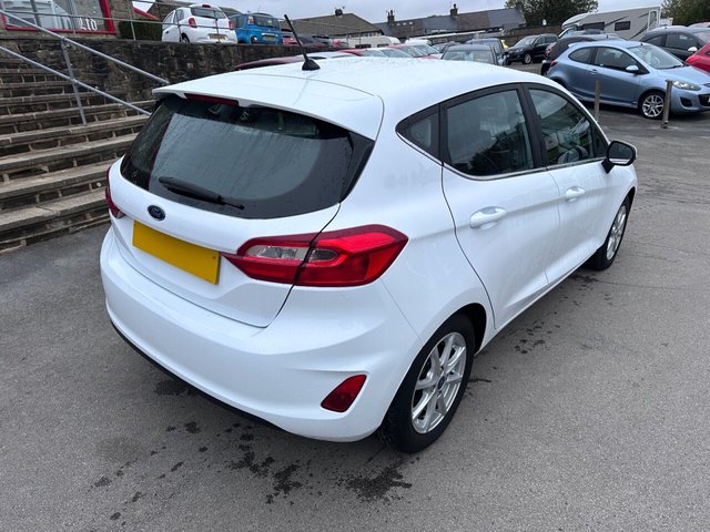 2017 FORD, FIESTA - Photo 8