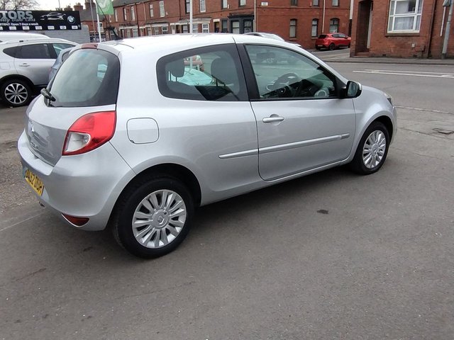 2012 RENAULT CLIO 2012 1.5 dCi Expression + Hatchback 3dr Diesel Manual Euro 5 (88 ps) - Photo 4