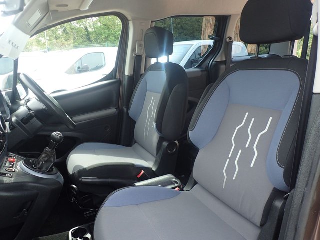 2014 PEUGEOT PARTNER TEPEE 1.6 HDi Tepee S MPV 5dr Diesel Manual (135 g/km, 92 bhp) - Photo 11