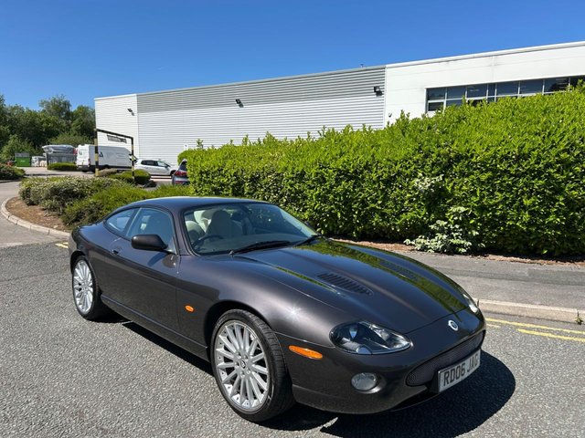 2006 06 Jaguar Xkr 4.2 S Coupe 2dr Petrol Automatic (304 g/km, 400 bhp)-Rare Limited Edition XKR-S-Fantastic Low Mileage Example-2 Former Keepers-Last Keeper Since Aug 2011-Last Of The X100-White Badge-Finished In Copper Black Metallic-Heated Ivory Leather Upholstery-Recaro Sports Seats-Climate Control-20 Inch Split Rim Alloy Wheels-18 Services On File-Supplied New By Stratstone Jaguar Slough-Beautiful Example.The final run-out model was the S, which was available in four new colours in addition to the ones already on offer: Copper Black Metallic, Frost Blue Metallic, Bay Blue Metallic and Satin Silver Metallic. A revised white Jaguar Growler badge on the bonnet now featured chequered accents on either side.