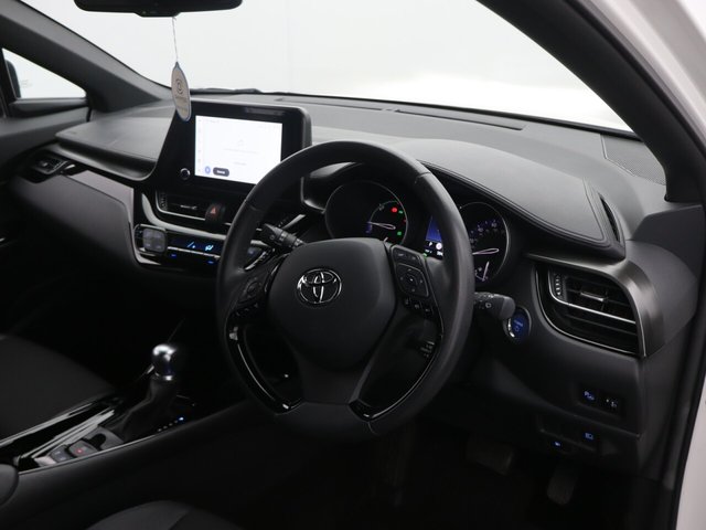 2022 Toyota C-HR 1.8L Design 5dr - Photo 12