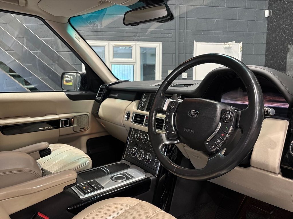 USED 2011 61 LAND ROVER RANGE ROVER 4.4 TD V8 Vogue SE SUV 5dr Diesel Auto 4WD Euro 5 (313 bhp) 3 OWNERS|TOW BAR|GREAT EXAMPLE