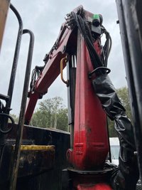 USED 2013 EPSILON M135L 2013 Epsilon M135L Crane with Clam Shell Bucket 