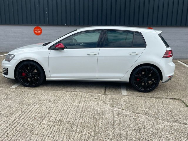 View our VOLKSWAGEN GOLF