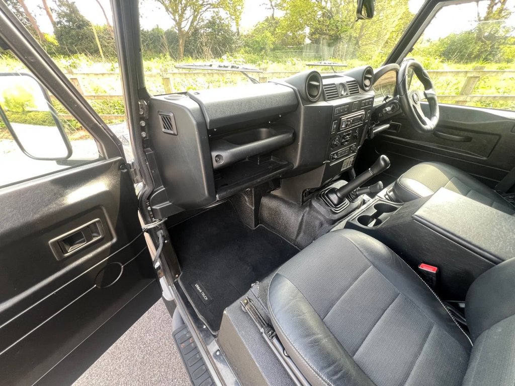 USED 2014 64 LAND ROVER DEFENDER 110 XS 2.2 TDCi // URBAN TRUCK // 5dr // Diesel // Manual // 4WD // MWB Euro 5 (122 ps) // px swap 
