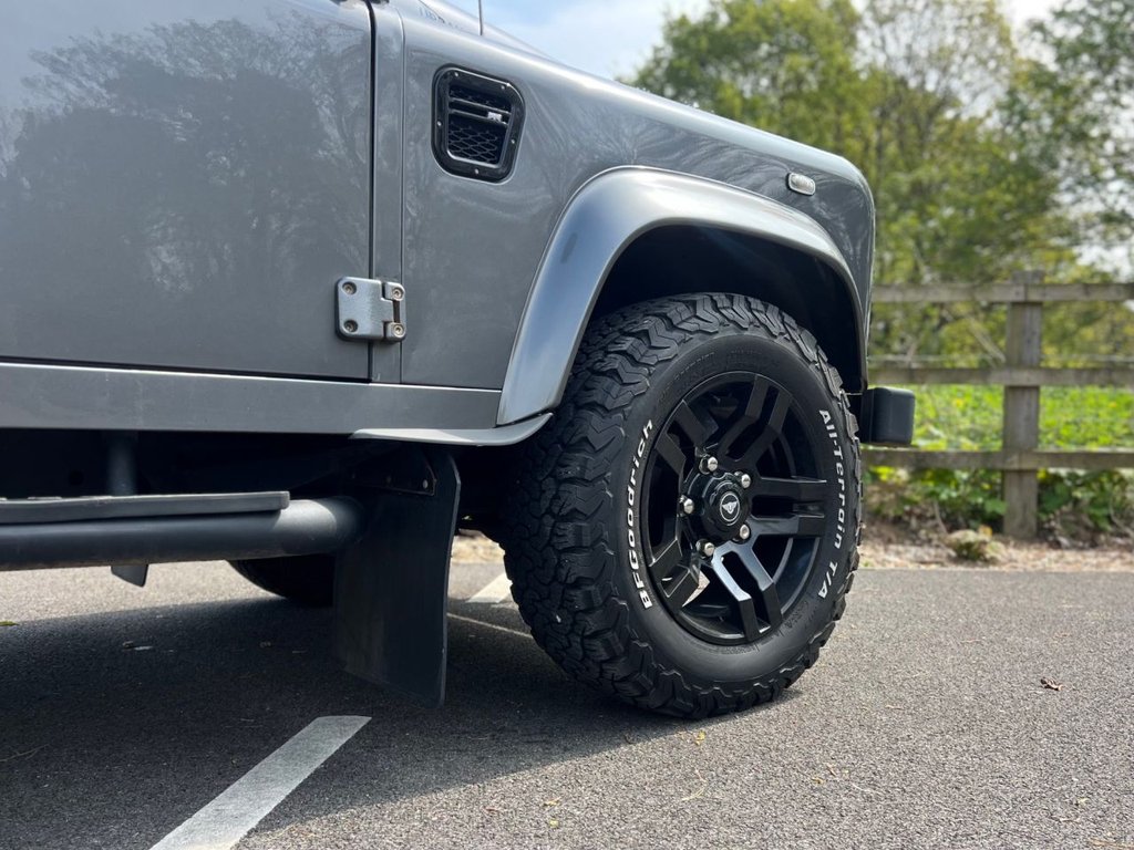 USED 2014 64 LAND ROVER DEFENDER 110 XS 2.2 TDCi // URBAN TRUCK // 5dr // Diesel // Manual // 4WD // MWB Euro 5 (122 ps) // px swap 