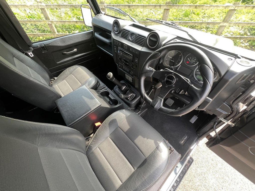 USED 2014 64 LAND ROVER DEFENDER 110 XS 2.2 TDCi // URBAN TRUCK // 5dr // Diesel // Manual // 4WD // MWB Euro 5 (122 ps) // px swap 