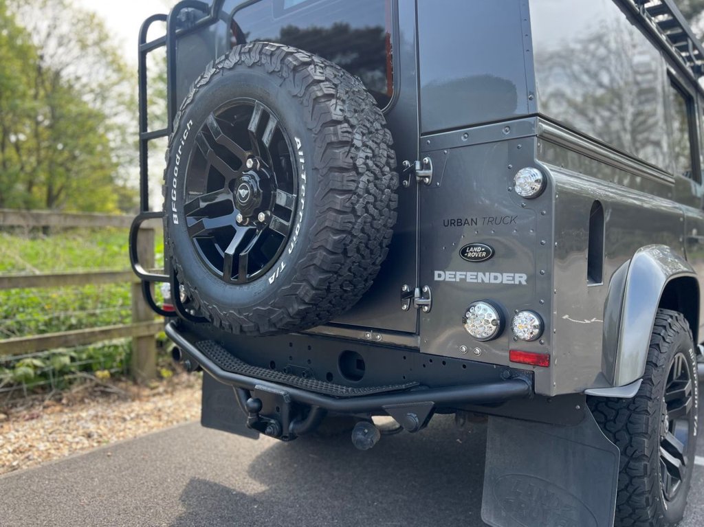 USED 2014 64 LAND ROVER DEFENDER 110 XS 2.2 TDCi // URBAN TRUCK // 5dr // Diesel // Manual // 4WD // MWB Euro 5 (122 ps) // px swap 