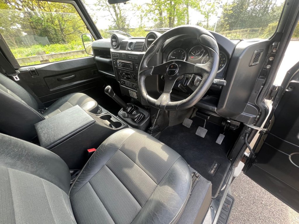 USED 2014 64 LAND ROVER DEFENDER 110 XS 2.2 TDCi // URBAN TRUCK // 5dr // Diesel // Manual // 4WD // MWB Euro 5 (122 ps) // px swap 