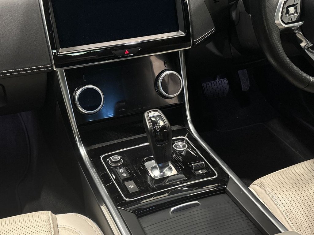 USED 2020 20 JAGUAR XE 2.0 D180 R-Dynamic S Saloon 4dr Diesel Auto Euro 6 (s/s) (180 ps) LIGHT INTERIOR|1 YEAR WARRANTY
