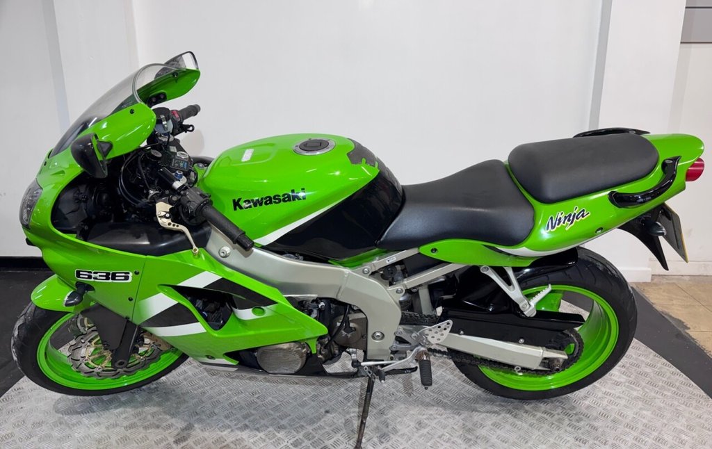 きらぬん カワサキ（KAWASAKI）2003年 Ninja ZX-6RR・新登場のカタログ
