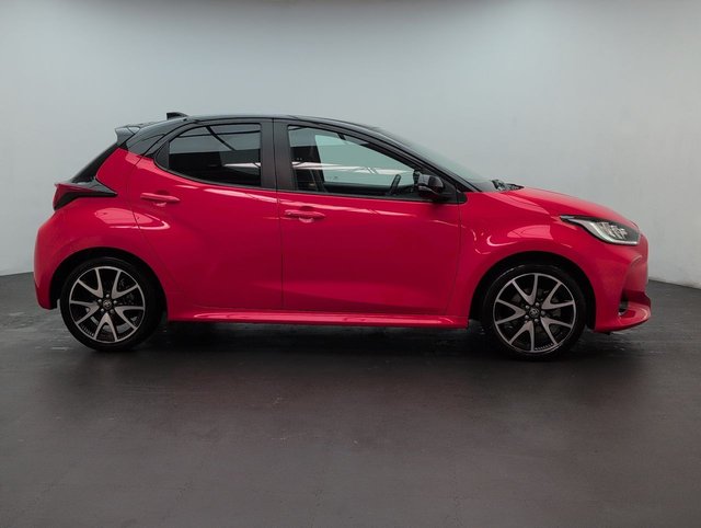 USED 2022 22 Toyota Yaris 1.5 Vvt-H Launch Edition Hatchback 5dr Petrol Hybrid E-Cvt Euro 6 (s/S) (116 Ps) -Apple Carplay + Air Conditioning-
