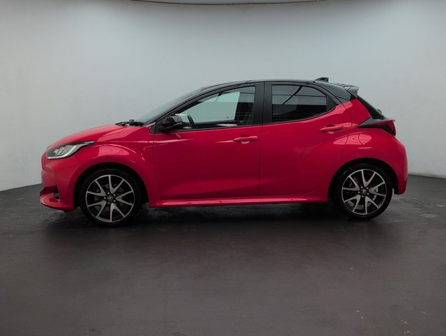 USED 2022 22 Toyota Yaris 1.5 Vvt-H Launch Edition Hatchback 5dr Petrol Hybrid E-Cvt Euro 6 (s/S) (116 Ps) -Apple Carplay + Air Conditioning-