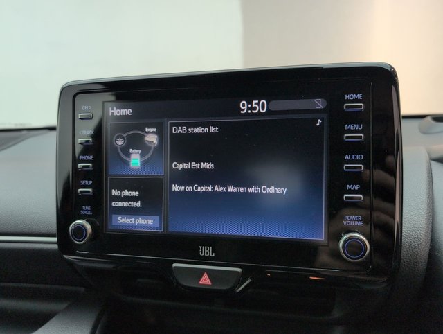 USED 2022 22 Toyota Yaris 1.5 Vvt-H Launch Edition Hatchback 5dr Petrol Hybrid E-Cvt Euro 6 (s/S) (116 Ps) -Apple Carplay + Air Conditioning-