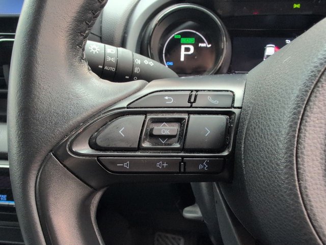 USED 2022 22 Toyota Yaris 1.5 Vvt-H Launch Edition Hatchback 5dr Petrol Hybrid E-Cvt Euro 6 (s/S) (116 Ps) -Apple Carplay + Air Conditioning-