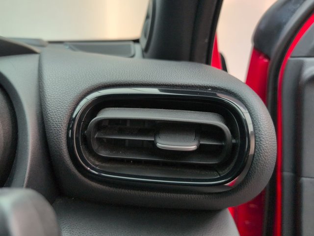 USED 2022 22 Toyota Yaris 1.5 Vvt-H Launch Edition Hatchback 5dr Petrol Hybrid E-Cvt Euro 6 (s/S) (116 Ps) -Apple Carplay + Air Conditioning-