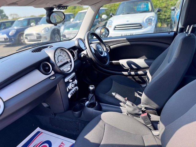 2010 MINI HATCH - Photo 9