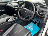 USED 2020 70 LEXUS UX 2.0 250h F Sport SUV 5dr Petrol Hybrid E-CVT Euro 6 (s/s) (184 ps) Beautiful Lexus with Premium Pack Extendable Lexus Warranty Full Dealer Service History Amazing Spec