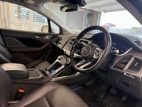 USED 2019 69 JAGUAR I-PACE 400 90kWh S SUV 5dr Electric Auto 4WD (400 ps)+1 FORMER KEEPER+HISTORY+2 KEYS+2 CABLES+MEDIA+NAVIGATION+FULL LEATHER SEATS+PRIVACY+18 INCH ALLOYS 2 KEYS+2 CABLES+1 FORMER KEEPER+FULL LEATHER HEATED SEATS+BLUETOOTH+PARK CONTROL+18" ALLOYS+MEDIA+NAV+CLIMATE+CRUISE+REAR CAM+HPI CLEAR