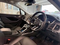 USED 2019 69 JAGUAR I-PACE 400 90kWh S SUV 5dr Electric Auto 4WD (400 ps)+1 FORMER KEEPER+HISTORY+2 KEYS+2 CABLES+MEDIA+NAVIGATION+FULL LEATHER SEATS+PRIVACY+18 INCH ALLOYS 2 KEYS+2 CABLES+1 FORMER KEEPER+FULL LEATHER HEATED SEATS+BLUETOOTH+PARK CONTROL+18" ALLOYS+MEDIA+NAV+CLIMATE+CRUISE+REAR CAM+HPI CLEAR