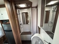 USED 2016 16 ROLLER TEAM T-LINE 740 5 BERTH WITH 5 TRAVEL SEATS 5 BERTH WITH REAR ISLAND BED