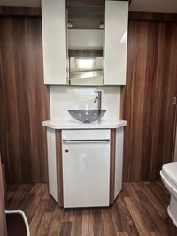 USED 2016 16 ROLLER TEAM T-LINE 740 5 BERTH WITH 5 TRAVEL SEATS 5 BERTH WITH REAR ISLAND BED