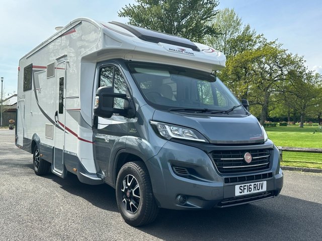 2016 16 Roller Team T-Line 740 5 BERTH WITH 5 TRAVEL SEATS