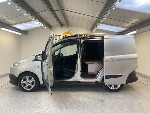 2014 Ford Transit Courier 1.5L Trend 5dr - Photo 3