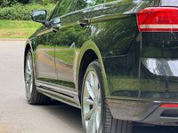 USED 2017 17 VOLKSWAGEN PASSAT 2.0 TDI BlueMotion Tech R-Line Estate 5dr Diesel DSG Euro 6 (s/s) (150 ps) 