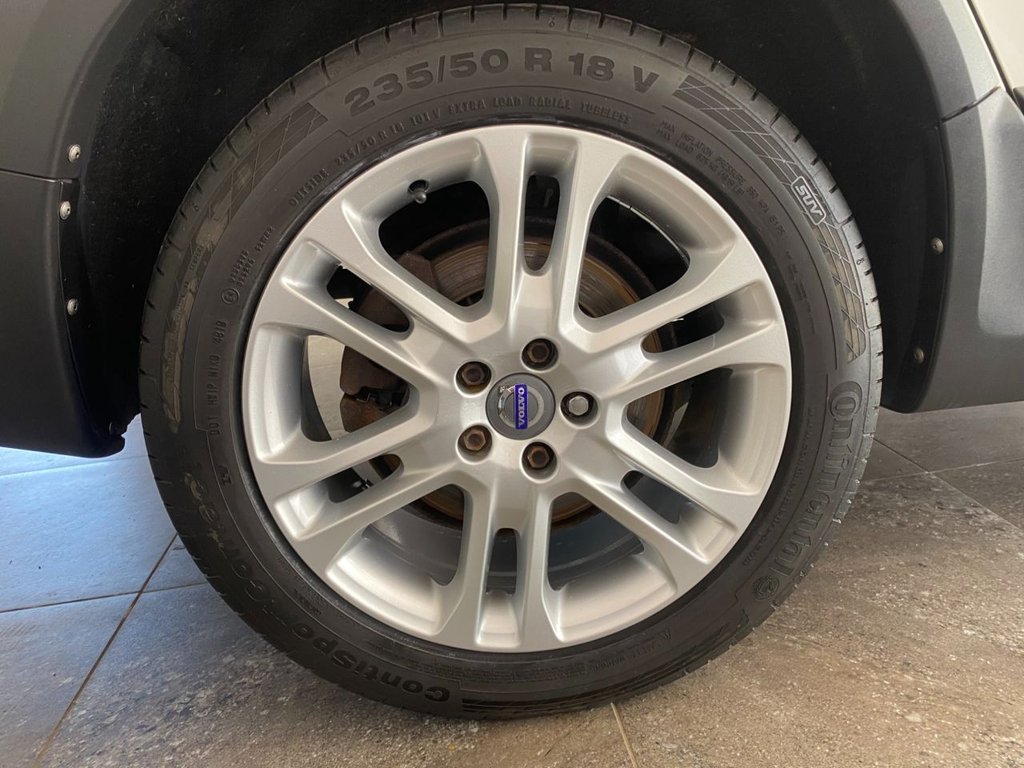 USED 2015 15 VOLVO XC70 2.4 D5 SE Lux Estate 5dr Diesel Geartronic AWD Euro 5 (215 ps) WINTER PACK REVERSE CAMERA DAB NAV