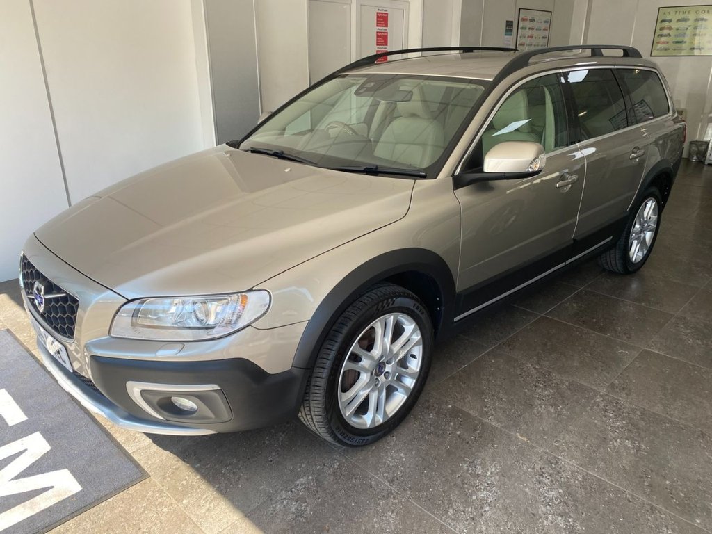 USED 2015 15 VOLVO XC70 2.4 D5 SE Lux Estate 5dr Diesel Geartronic AWD Euro 5 (215 ps) WINTER PACK REVERSE CAMERA DAB NAV