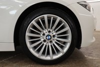 USED 2012 62 BMW 3 SERIES 2.0 320i Luxury Saloon 4dr Petrol Auto Euro 5 (s/s) (184 ps) SERVICE HISTORY 2 KEYS 1 OWNER