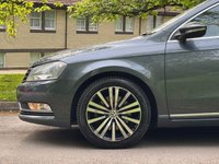 USED 2011 11 VOLKSWAGEN PASSAT 2.0 TDI BlueMotion Tech SE Estate 5dr Diesel Manual Euro 5 (s/s) (140 ps) 