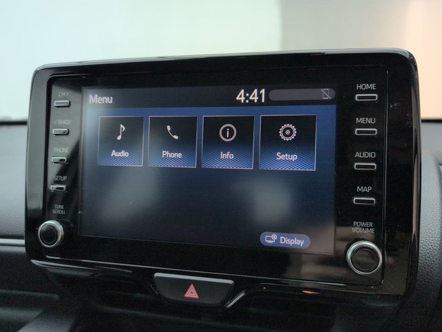 USED 2021 21 Toyota Yaris 1.5 Vvt-H Design Hatchback 5dr Petrol Hybrid E-Cvt Euro 6 (s/S) (116 Ps) - Apple Carplay + Dab Radio -