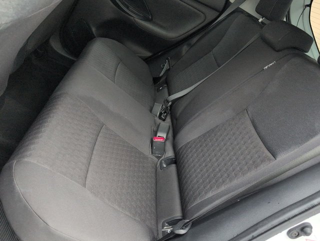 USED 2021 21 Toyota Yaris 1.5 Vvt-H Design Hatchback 5dr Petrol Hybrid E-Cvt Euro 6 (s/S) (116 Ps) - Apple Carplay + Dab Radio -