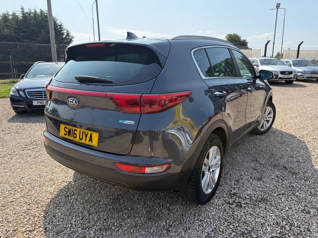 KIA SPORTAGE 1.7 CRDi 2 SUV 5dr Diesel Manual Euro 6 (s/s) (114 bhp) - Photo 4