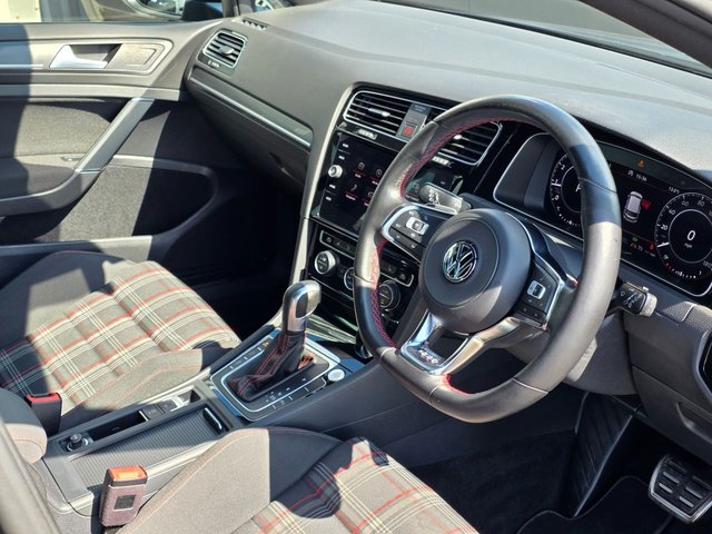 2020 VOLKSWAGEN GOLF 2020 2.0 TSI GPF GTI Performance Hatchback 5dr Petrol DSG Euro 6 (s/s) (245 ps) - Photo 4