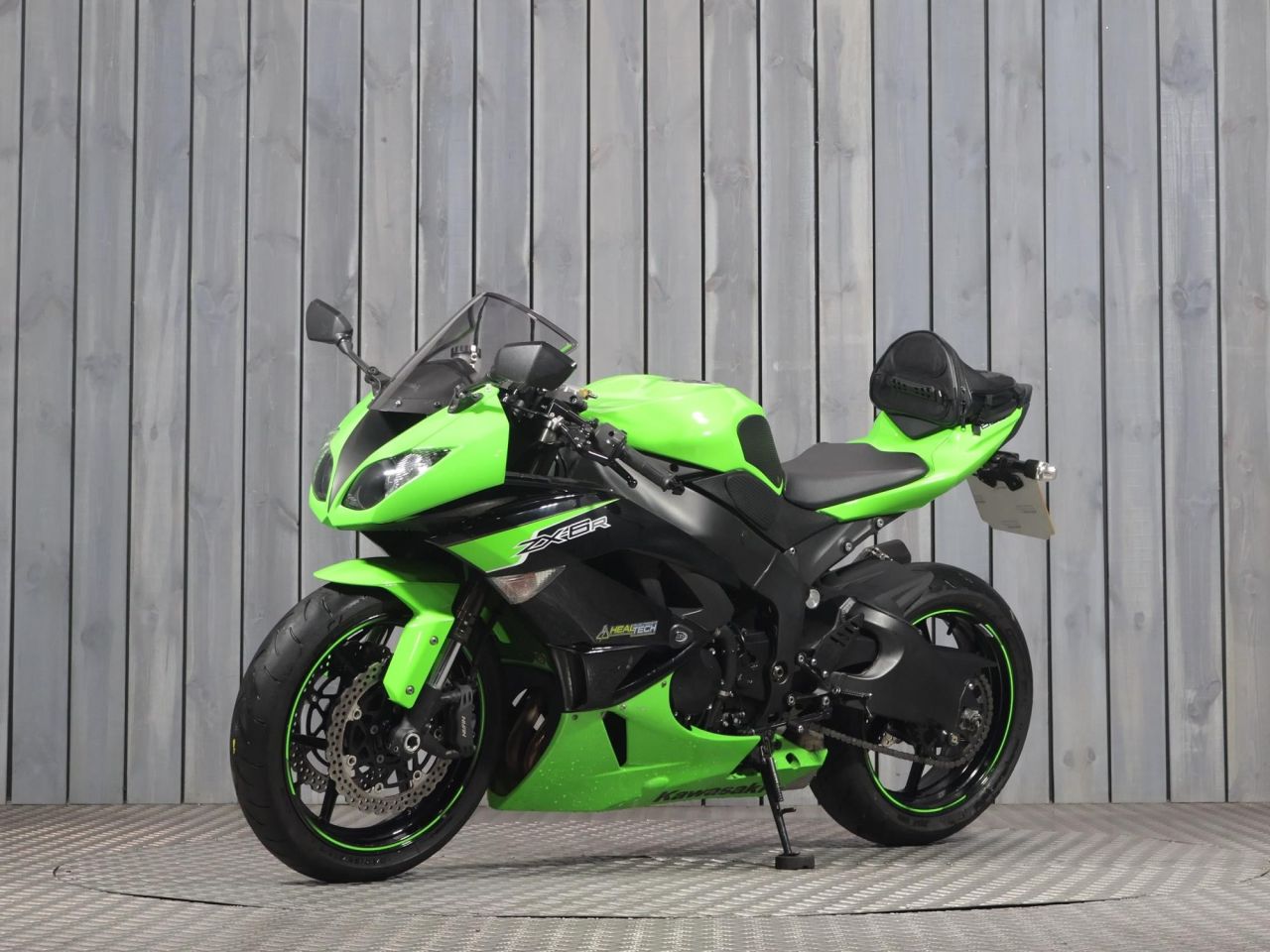 サイキング！ ZX-6R ZX6R 24-25 NO CUT Black Frame Sliders – Moto911.com