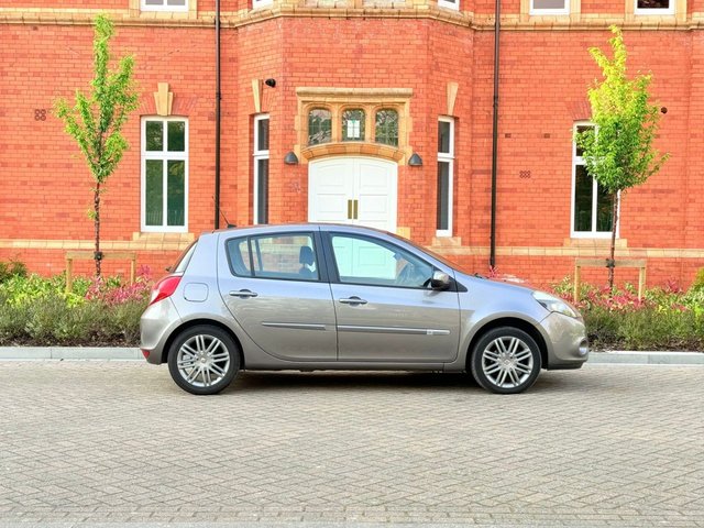 2012 RENAULT CLIO 1.5 dCi Dynamique TomTom Hatchback 5dr Diesel Manual Euro 5 (88 ps) - Photo 12