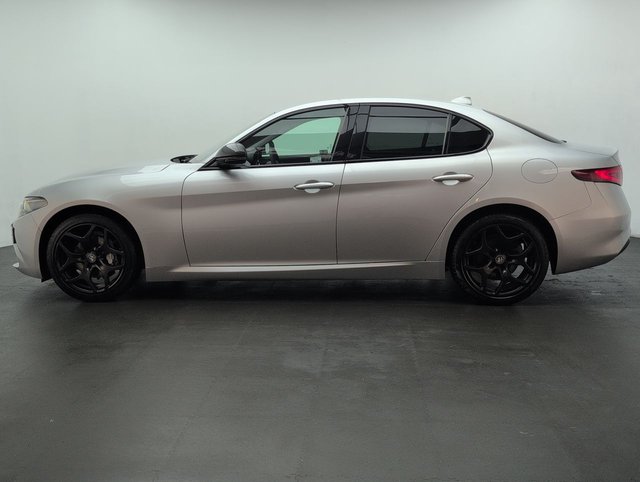 USED 2020 70 Alfa Romeo Giulia 2.0t Nero Edizione Saloon 4dr Petrol Auto Euro 6 (s/S) (200 Ps) Lane Departure Warning+18" Alloys