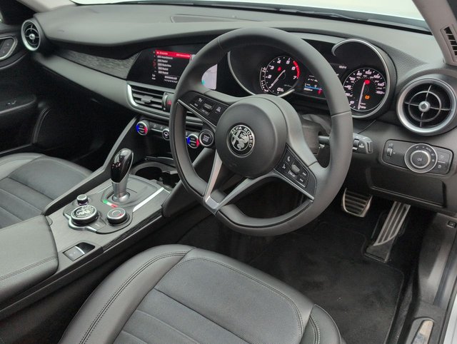 USED 2020 70 Alfa Romeo Giulia 2.0t Nero Edizione Saloon 4dr Petrol Auto Euro 6 (s/S) (200 Ps) Lane Departure Warning+18" Alloys