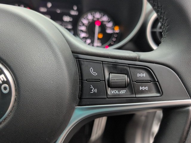 USED 2020 70 Alfa Romeo Giulia 2.0t Nero Edizione Saloon 4dr Petrol Auto Euro 6 (s/S) (200 Ps) Lane Departure Warning+18" Alloys