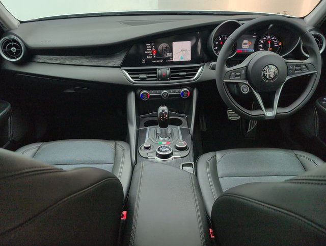 USED 2020 70 Alfa Romeo Giulia 2.0t Nero Edizione Saloon 4dr Petrol Auto Euro 6 (s/S) (200 Ps) Lane Departure Warning+18" Alloys