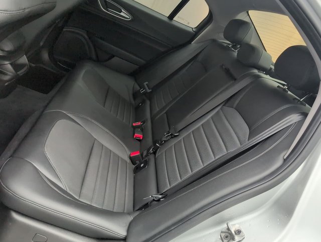 USED 2020 70 Alfa Romeo Giulia 2.0t Nero Edizione Saloon 4dr Petrol Auto Euro 6 (s/S) (200 Ps) Lane Departure Warning+18" Alloys