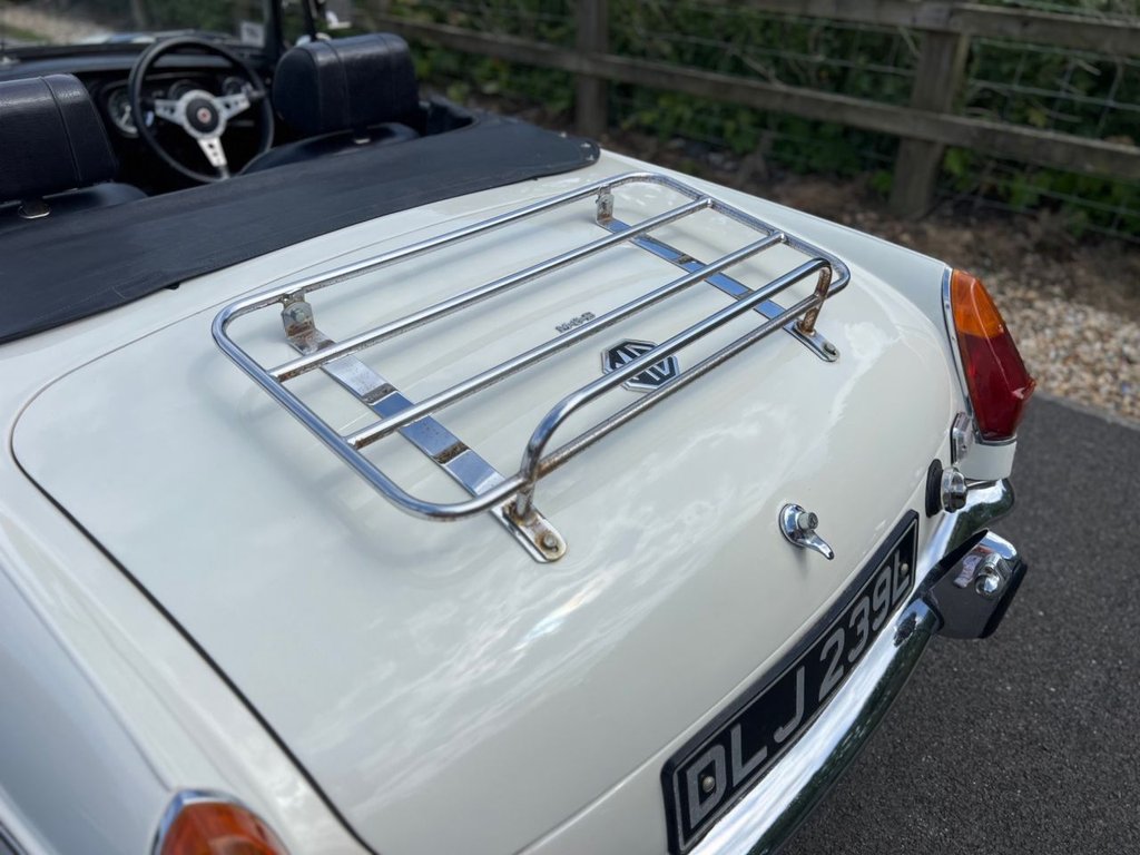 USED 1972 MG MGB Roadster // 1800cc // Chrome Bumper // px swap 