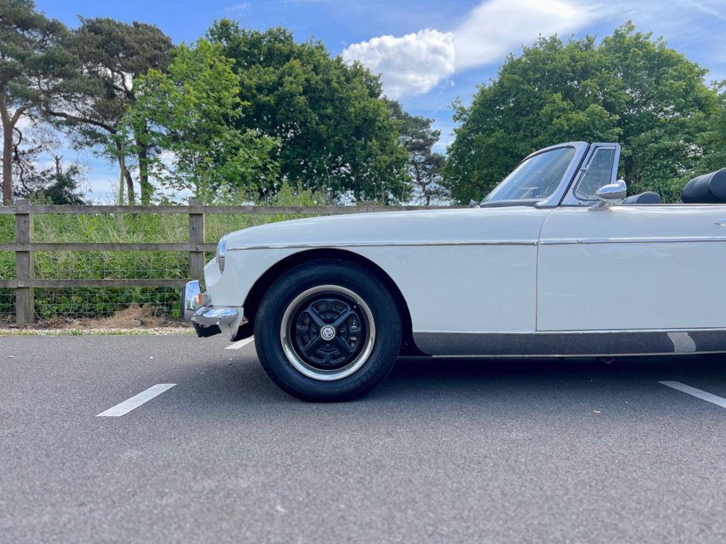 USED 1972 MG MGB Roadster // 1800cc // Chrome Bumper // px swap 